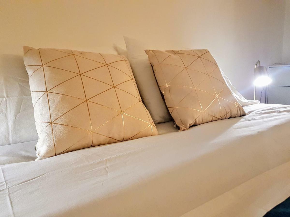 קליארי Piazza Martiri Apartment מראה חיצוני תמונה