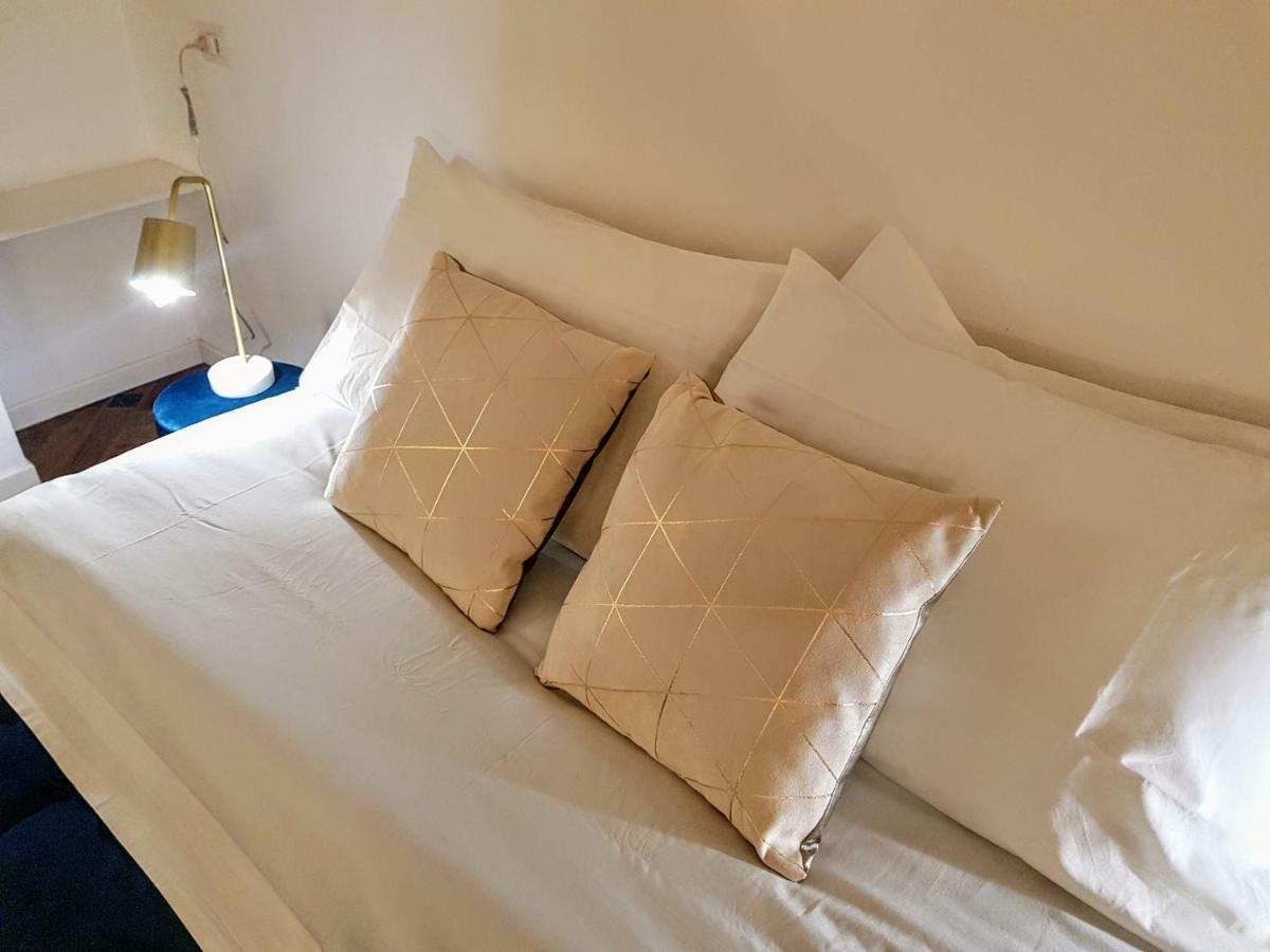 קליארי Piazza Martiri Apartment מראה חיצוני תמונה